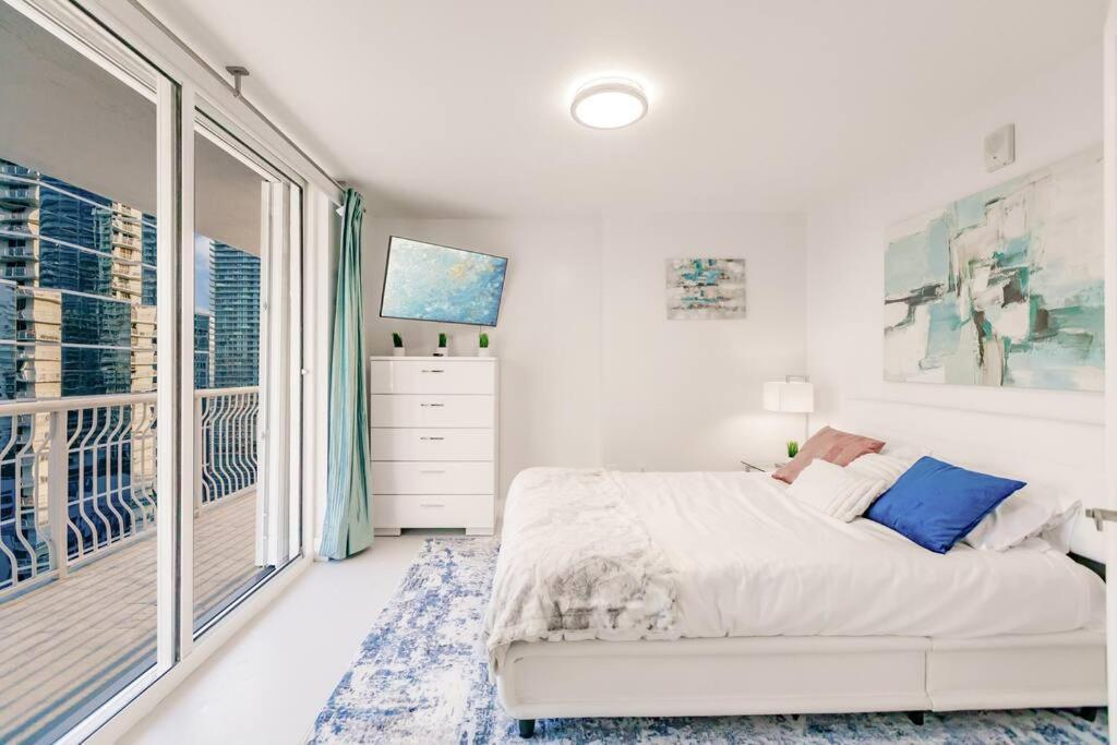 Upscale Brickell 3 Bedroom With Water Views And Free Parking Miami Luaran gambar
