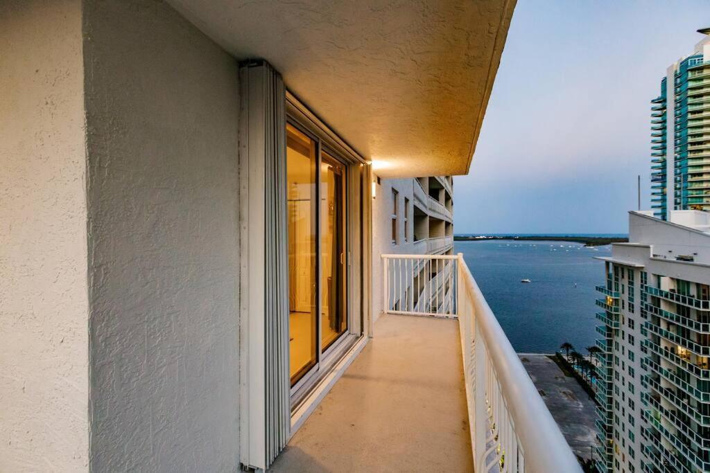 Upscale Brickell 3 Bedroom With Water Views And Free Parking Miami Luaran gambar