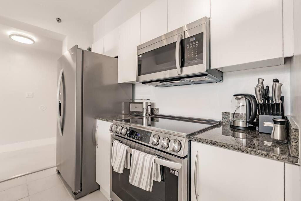 Upscale Brickell 3 Bedroom With Water Views And Free Parking Miami Luaran gambar