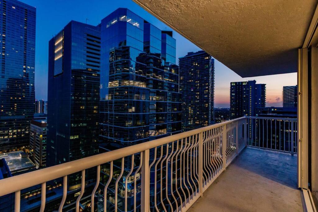 Upscale Brickell 3 Bedroom With Water Views And Free Parking Miami Luaran gambar