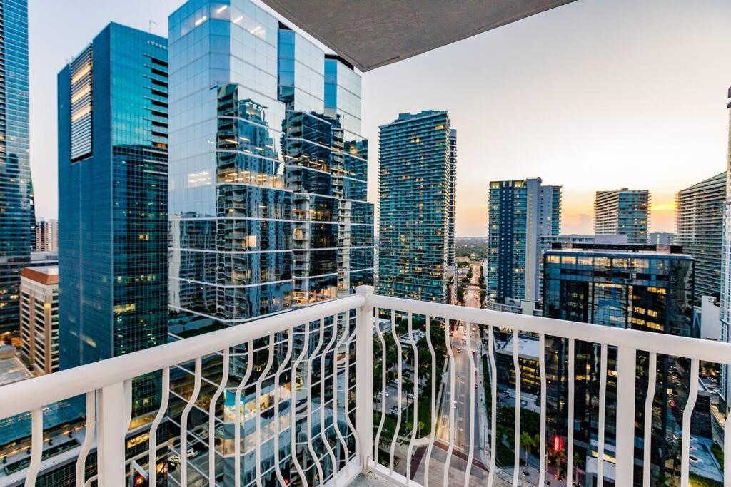 Upscale Brickell 3 Bedroom With Water Views And Free Parking Miami Luaran gambar