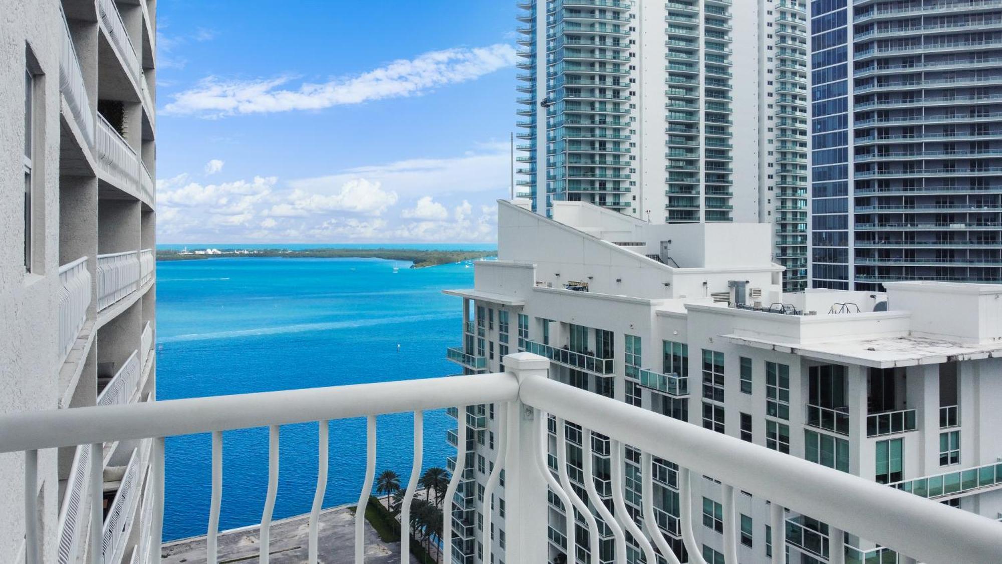 Upscale Brickell 3 Bedroom With Water Views And Free Parking Miami Luaran gambar