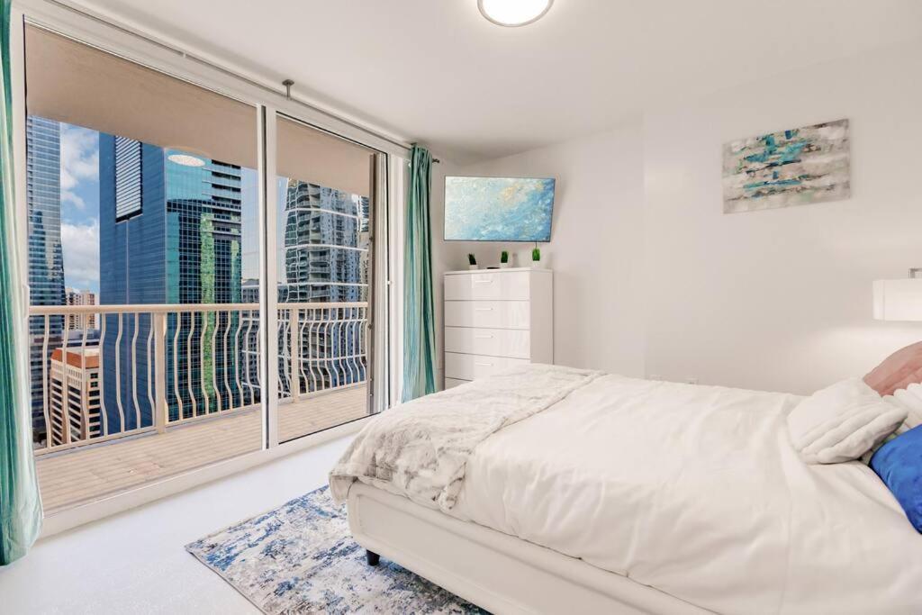 Upscale Brickell 3 Bedroom With Water Views And Free Parking Miami Luaran gambar