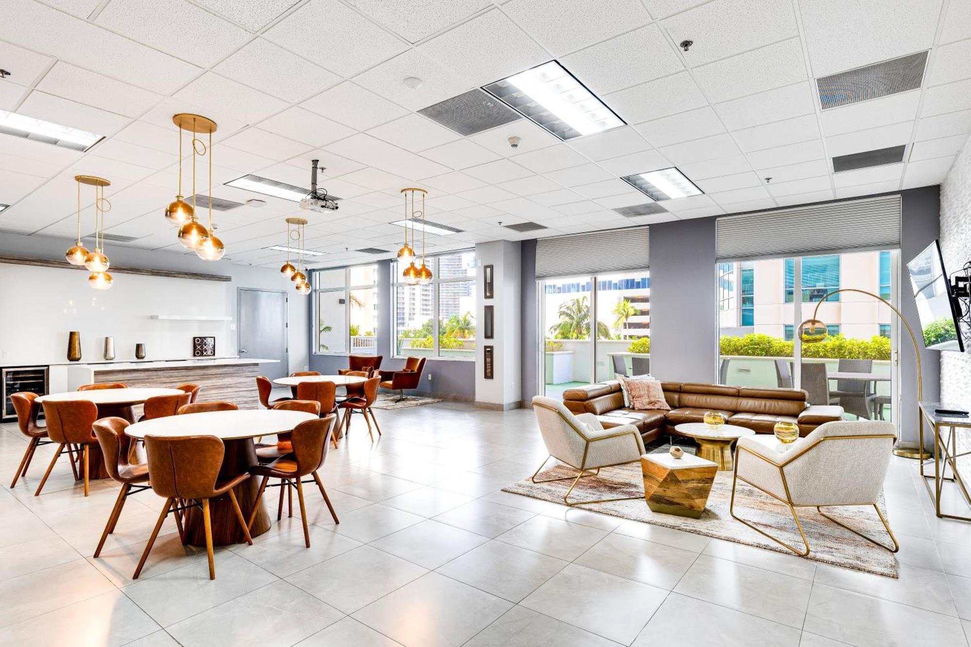 Upscale Brickell 3 Bedroom With Water Views And Free Parking Miami Luaran gambar