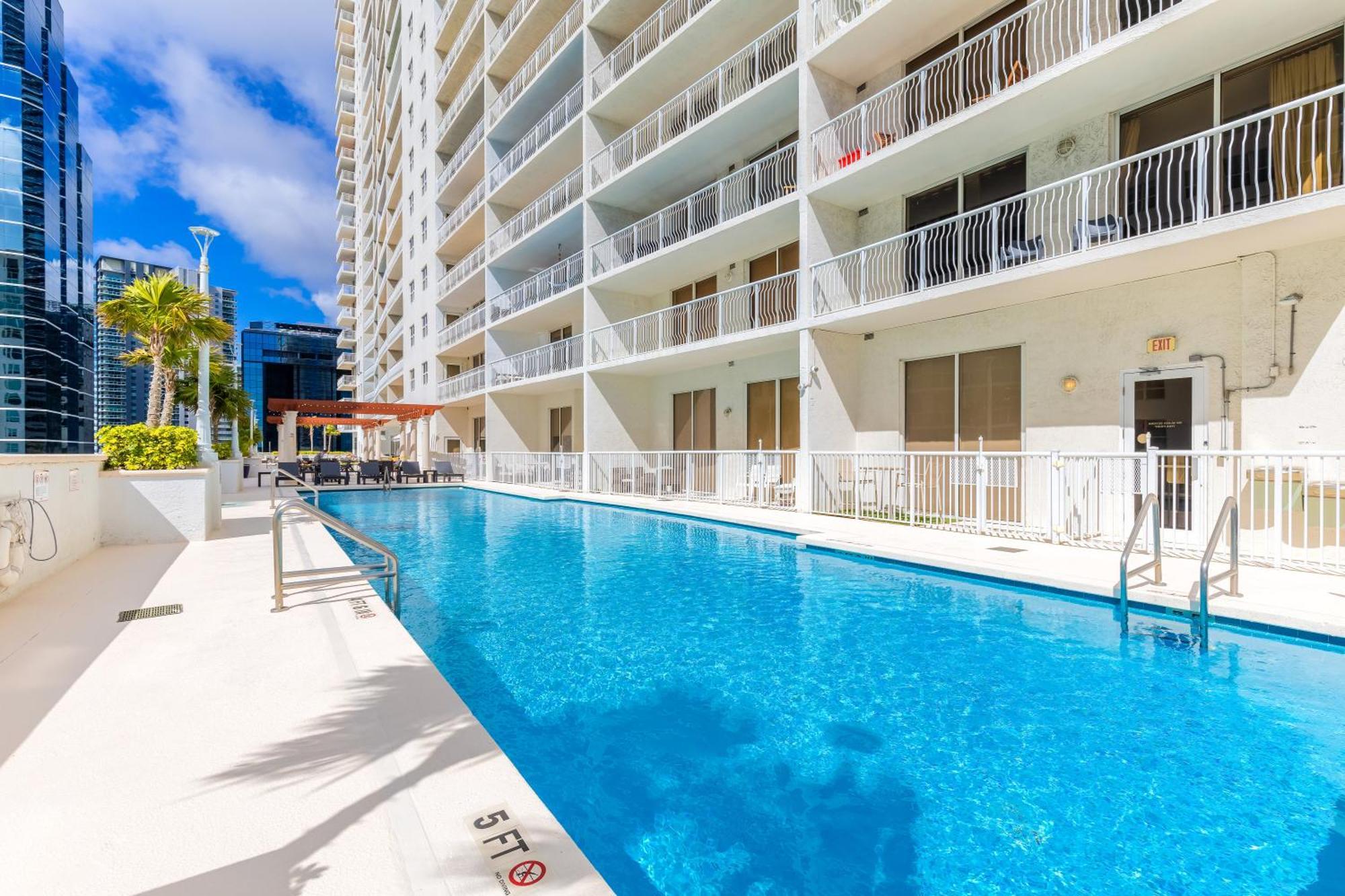 Upscale Brickell 3 Bedroom With Water Views And Free Parking Miami Luaran gambar