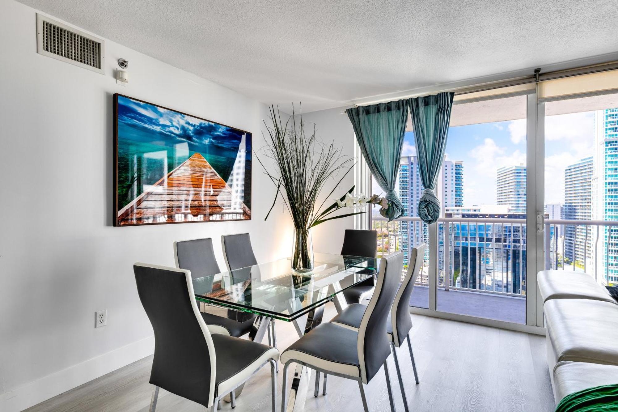 Upscale Brickell 3 Bedroom With Water Views And Free Parking Miami Luaran gambar