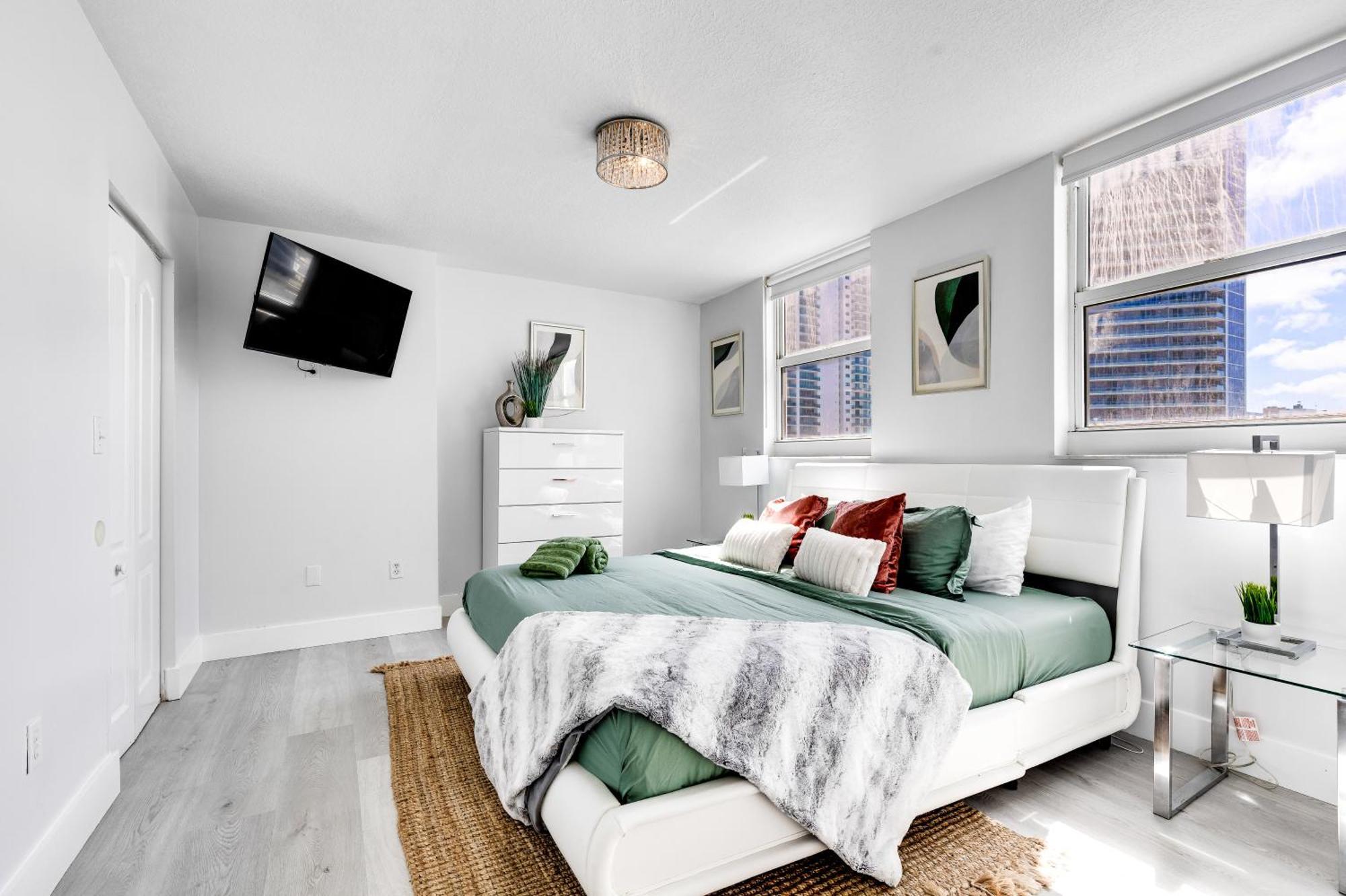 Upscale Brickell 3 Bedroom With Water Views And Free Parking Miami Luaran gambar