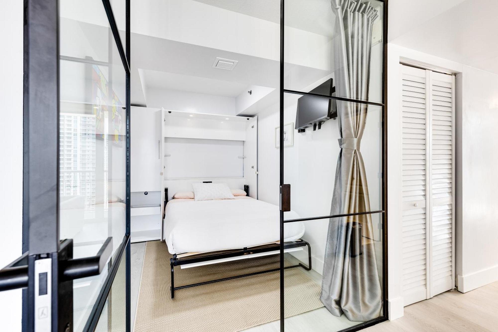 Upscale Brickell 3 Bedroom With Water Views And Free Parking Miami Luaran gambar