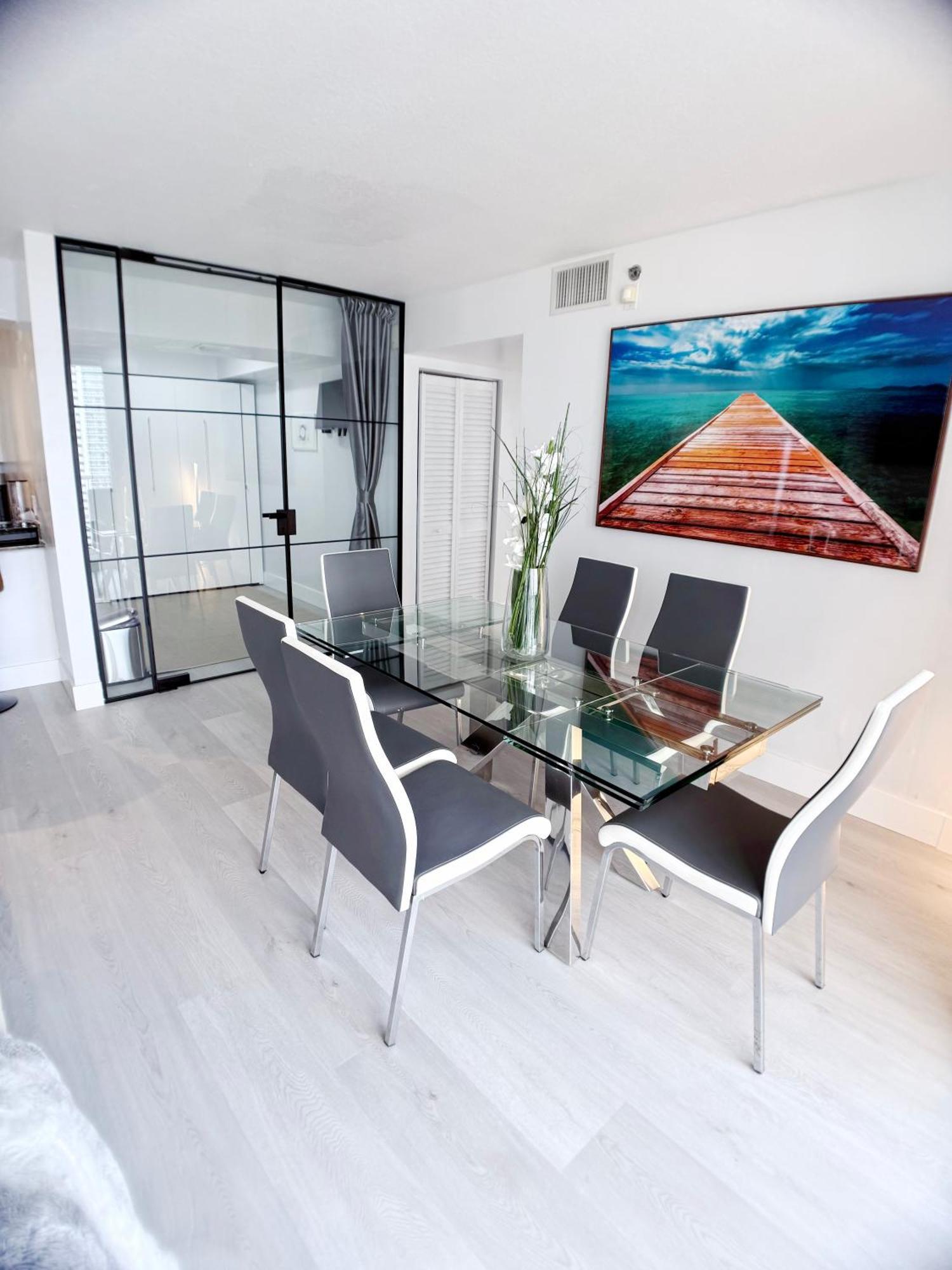 Upscale Brickell 3 Bedroom With Water Views And Free Parking Miami Luaran gambar